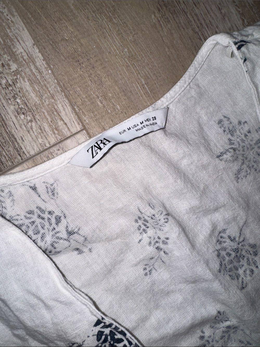 Zara White Black Floral Peplum Blouse Bell Sleeve Button Front Top Womens M - Picture 3 of 7